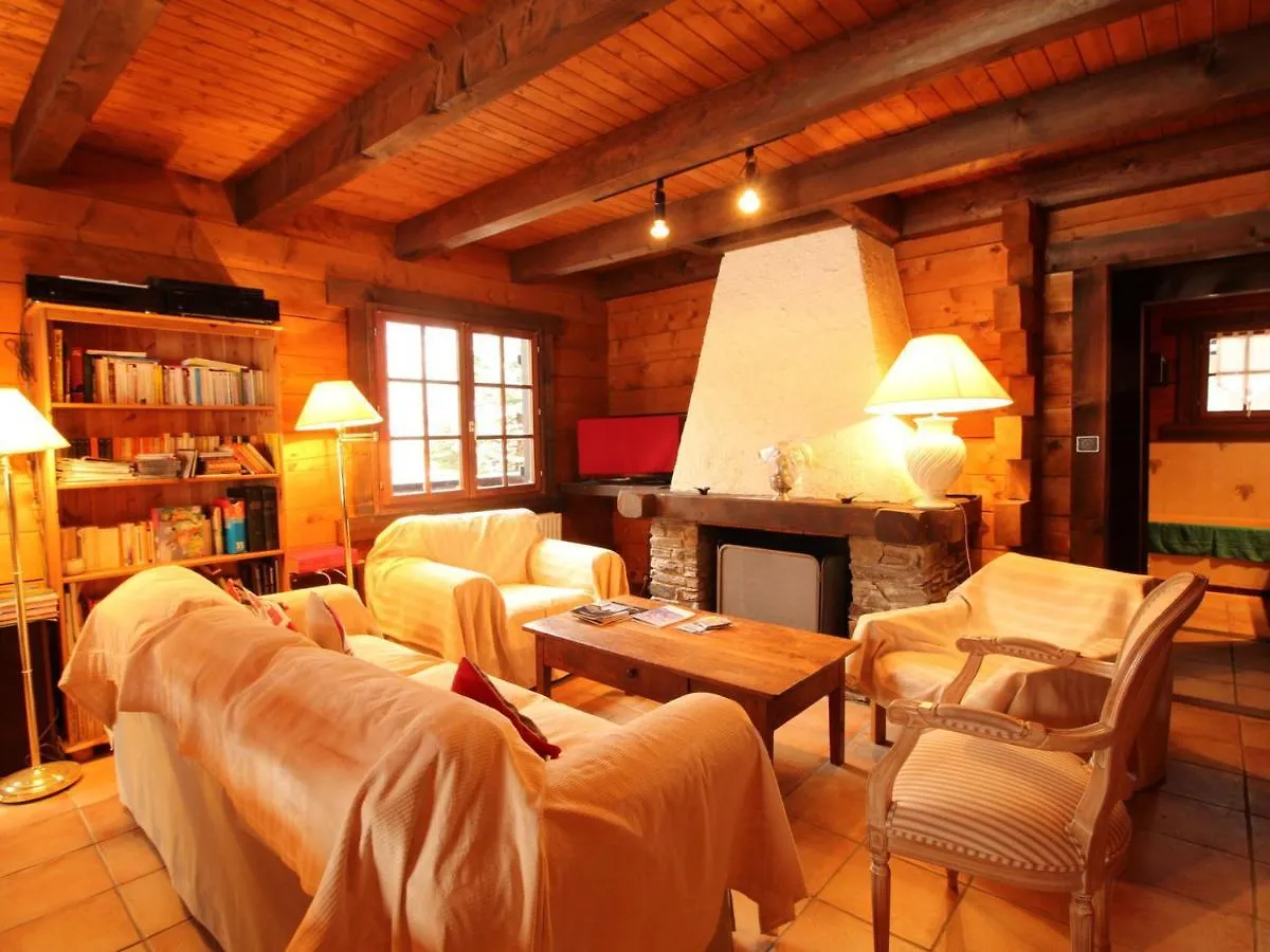 Chalet 4 Chambres Sur Pistes Debutants Avec Balcon Et Parking, A 350M Des Commerces - Fr-1-572-196 Araches-la-Frasse 0*,  France